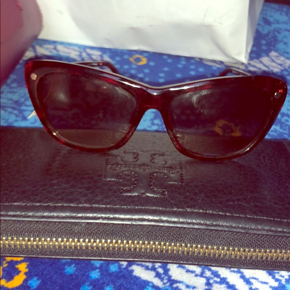 Beautiful Balmain sunglasses - Picture 2 of 5